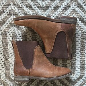 Timberland Brown Ankle Boots with Elastic Panels